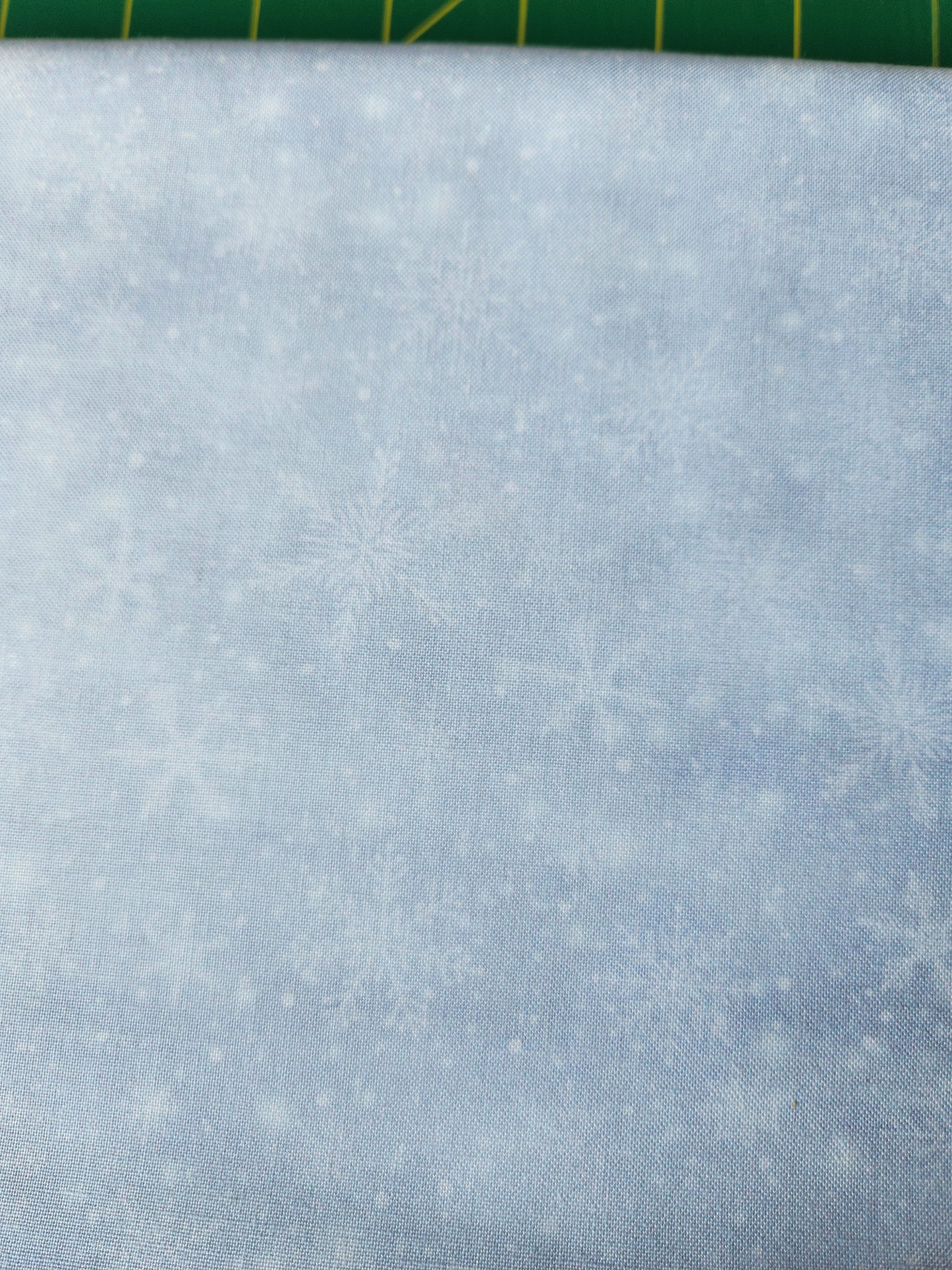 Christmas fabric - Tossed snowflakes