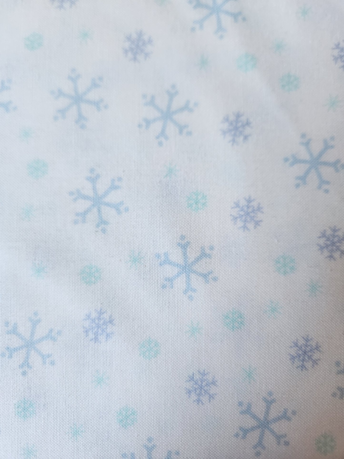 Christmas fabric - SNOWFLAKE WHITE, STYLE A, PATTERN 1462, COLOR W